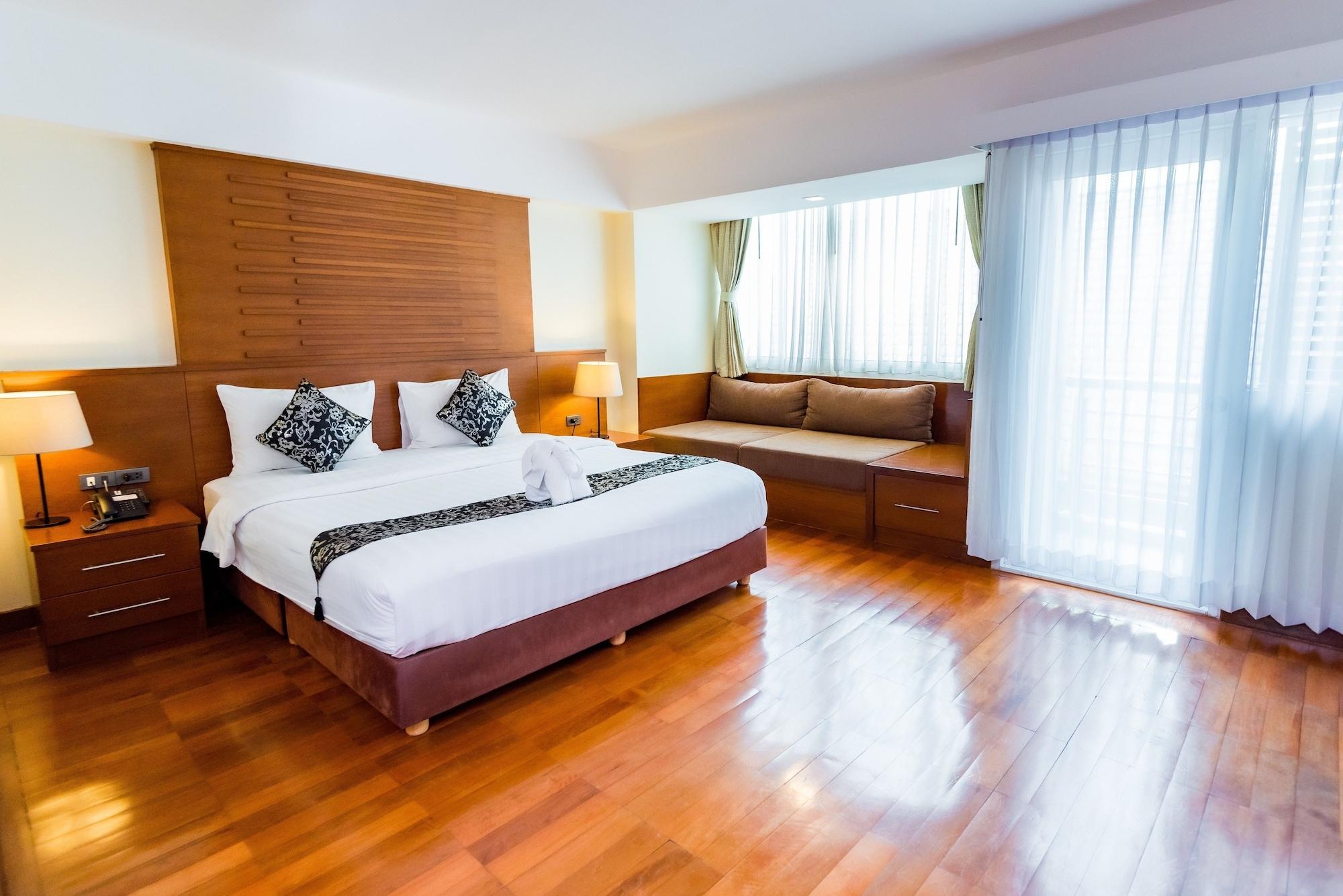 Bally Suite Sukhumvit Bangkok Bagian luar foto