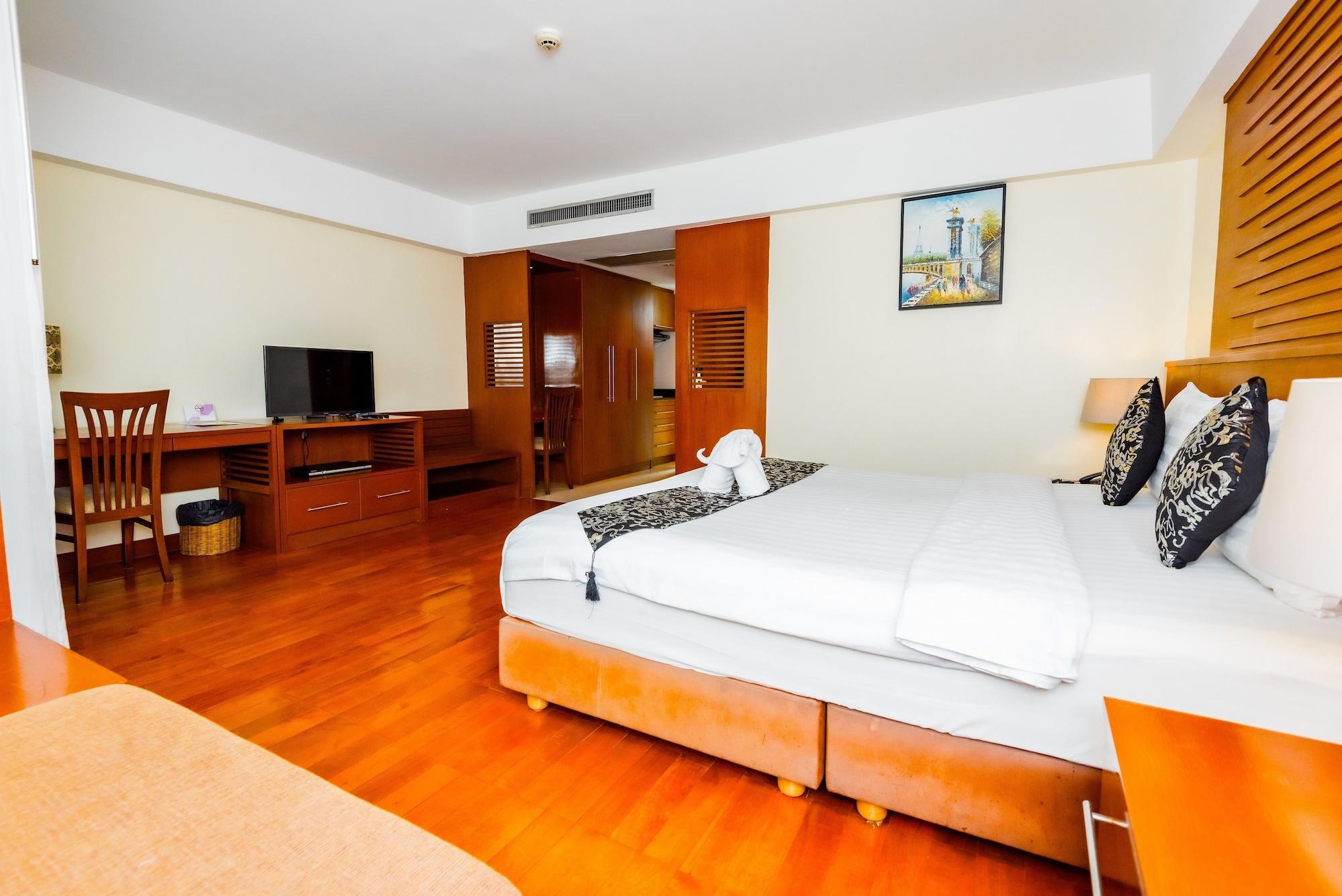 Bally Suite Sukhumvit Bangkok Bagian luar foto