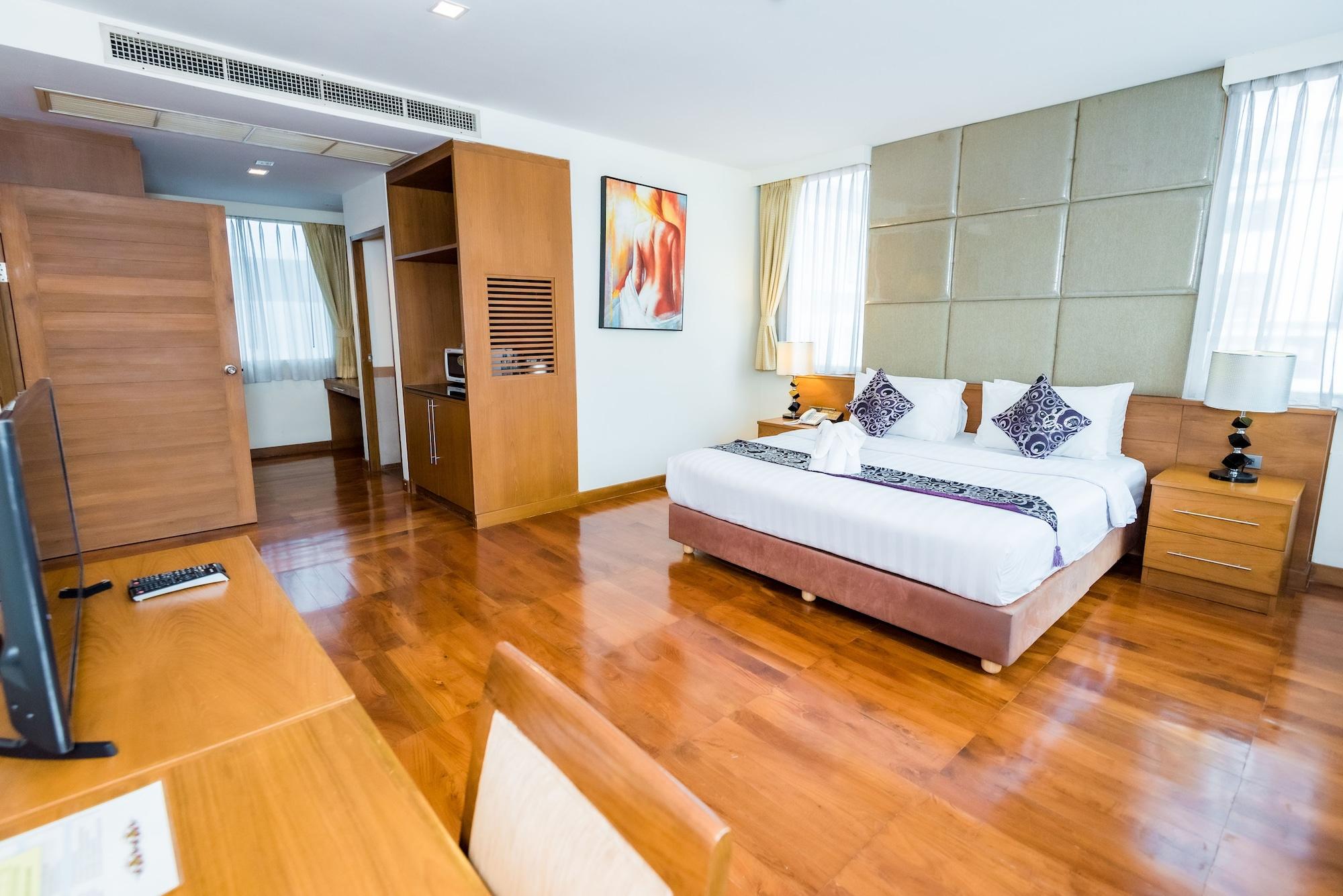Bally Suite Sukhumvit Bangkok Bagian luar foto