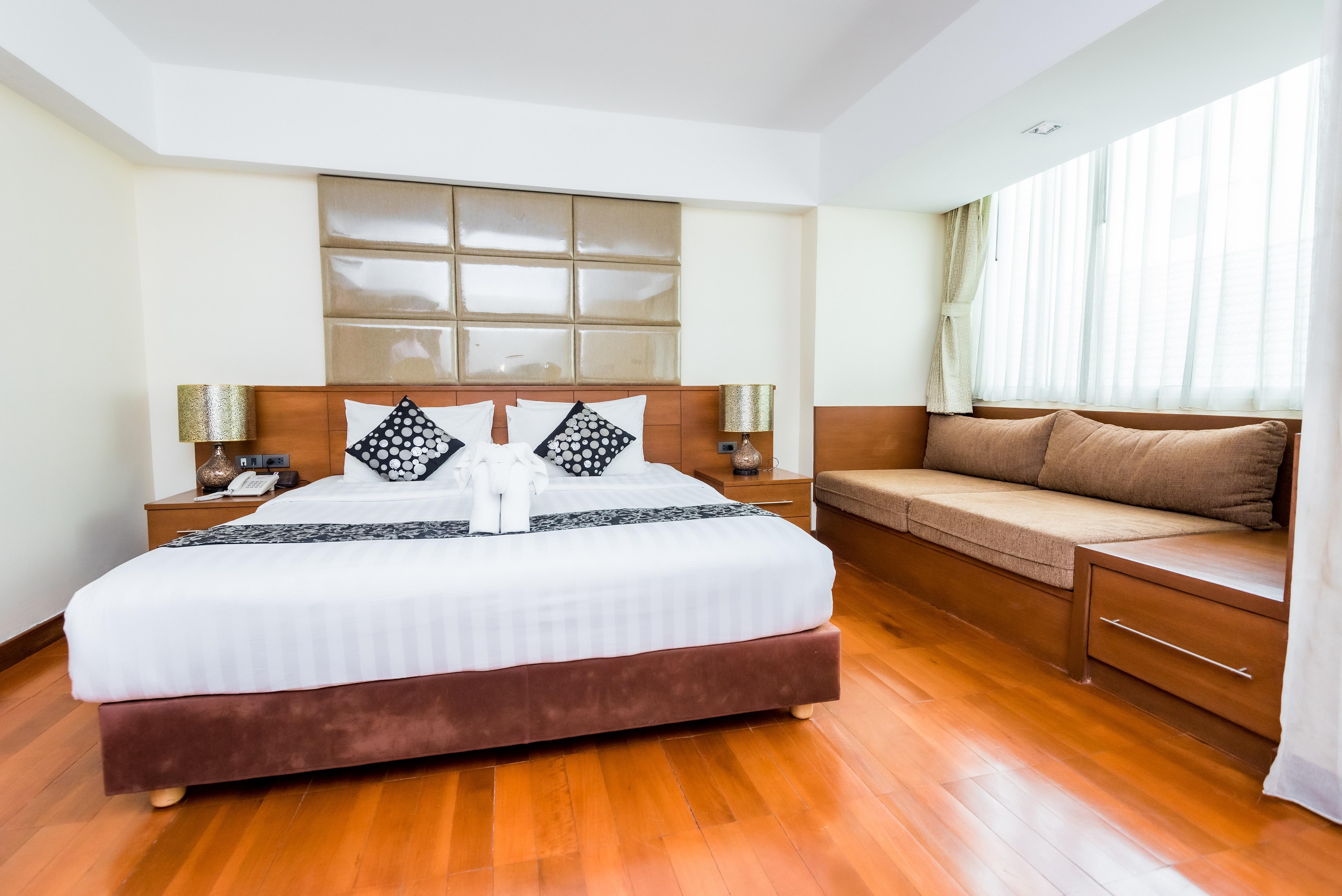 Bally Suite Sukhumvit Bangkok Bagian luar foto