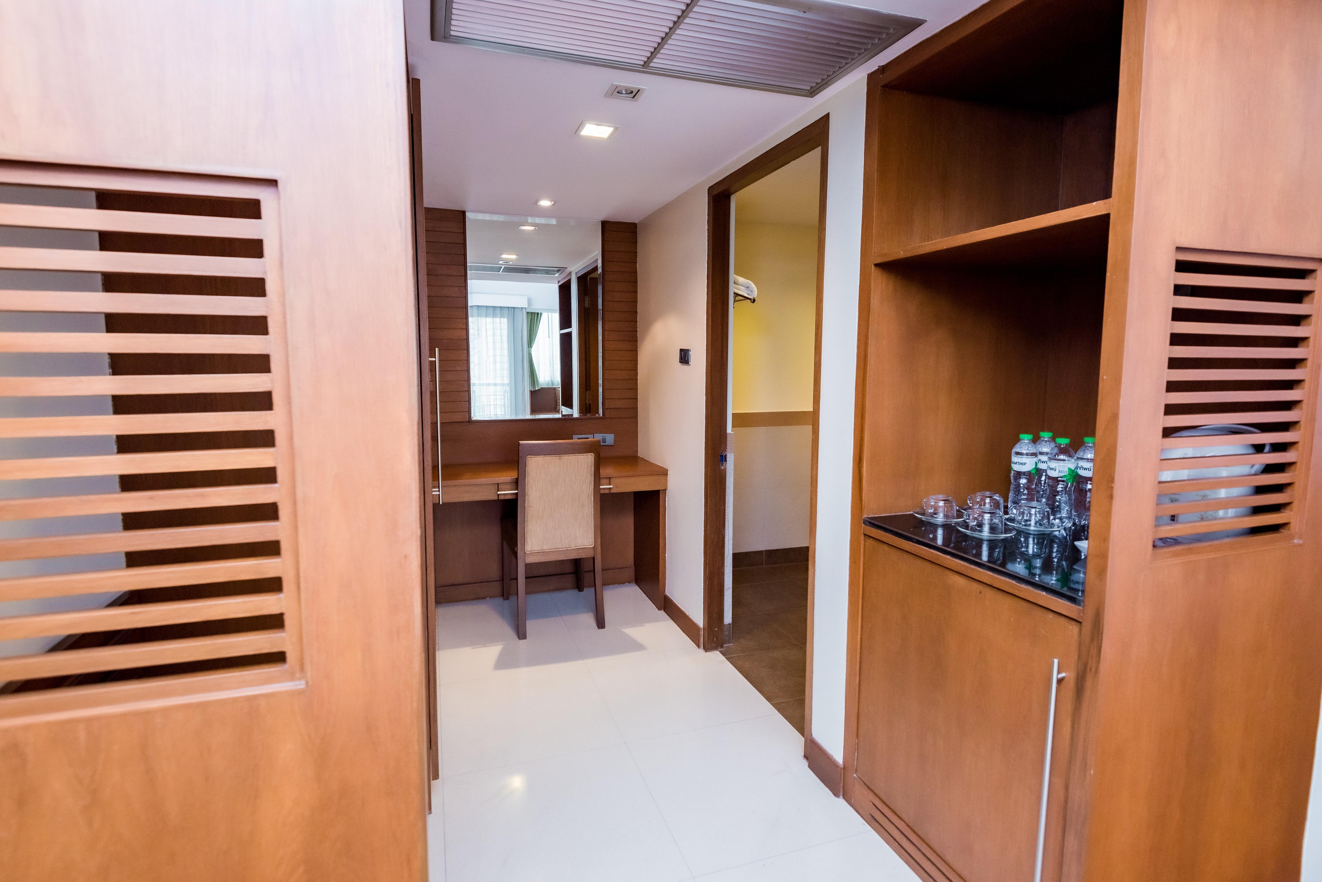 Bally Suite Sukhumvit Bangkok Bagian luar foto