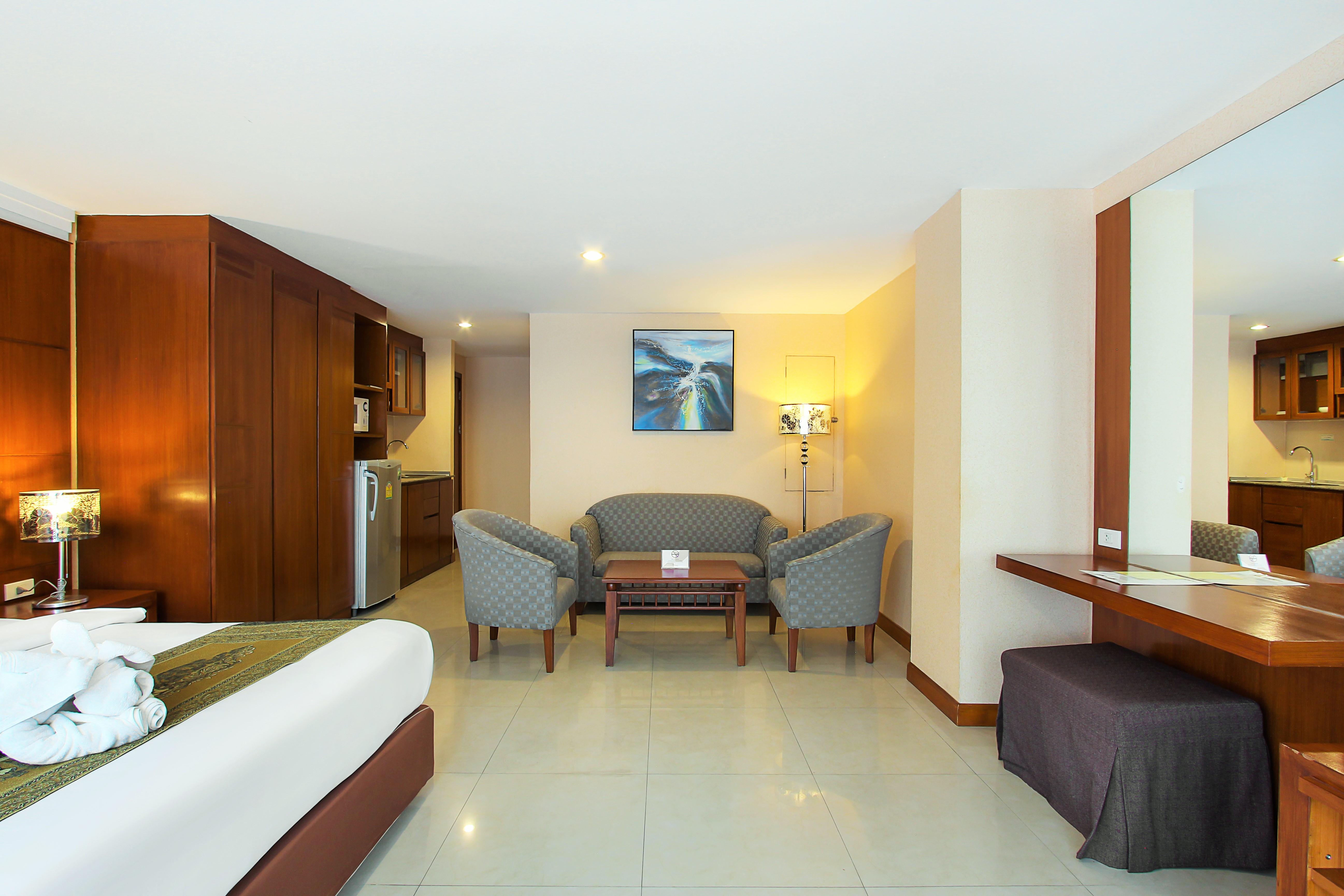 Bally Suite Sukhumvit Bangkok Bagian luar foto
