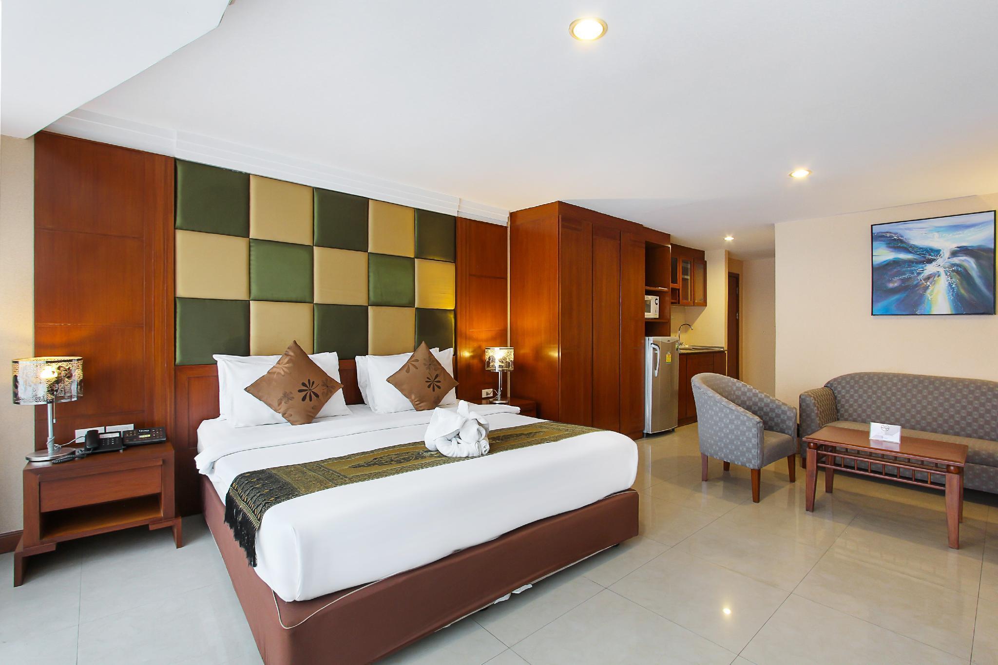 Bally Suite Sukhumvit Bangkok Bagian luar foto