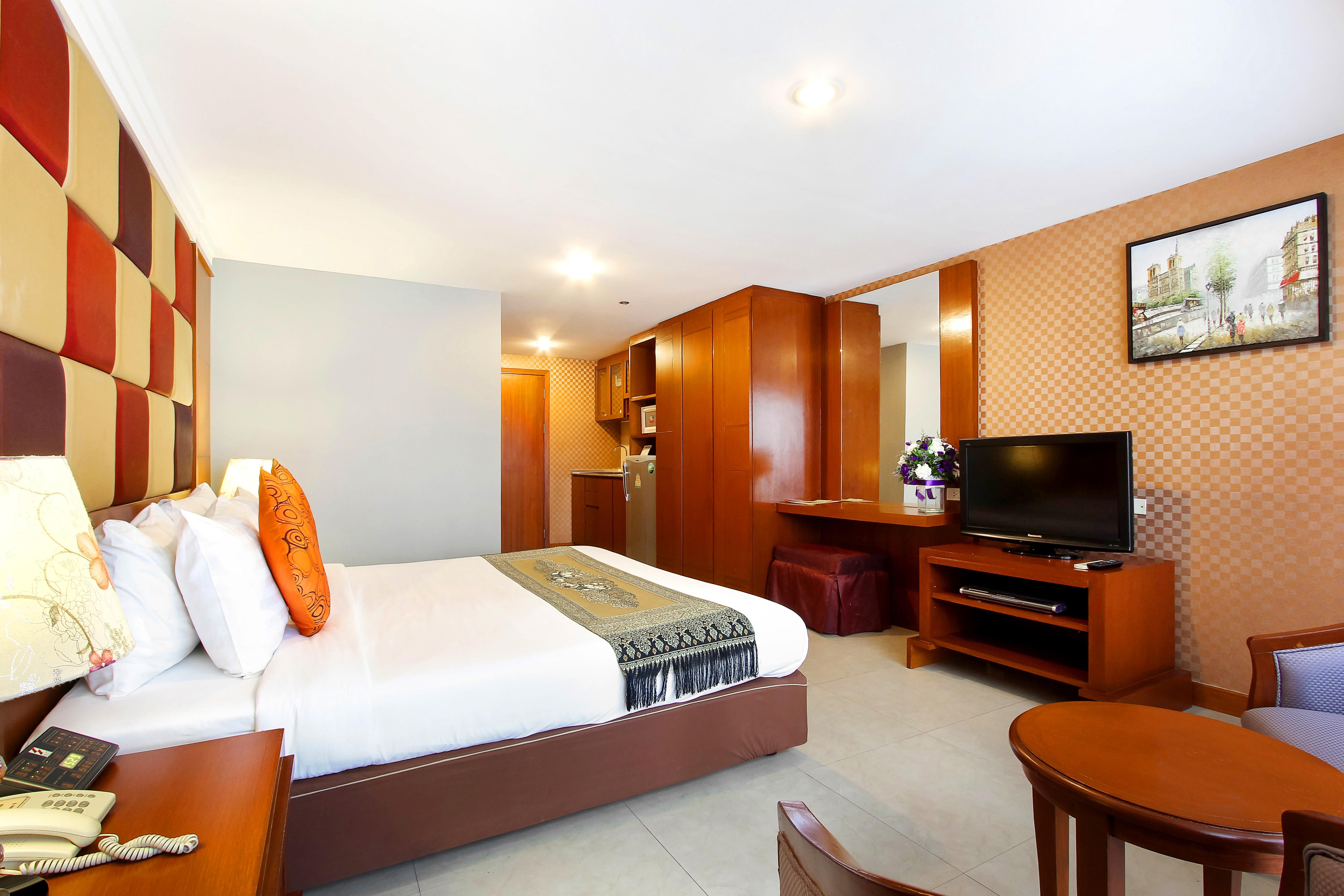 Bally Suite Sukhumvit Bangkok Bagian luar foto