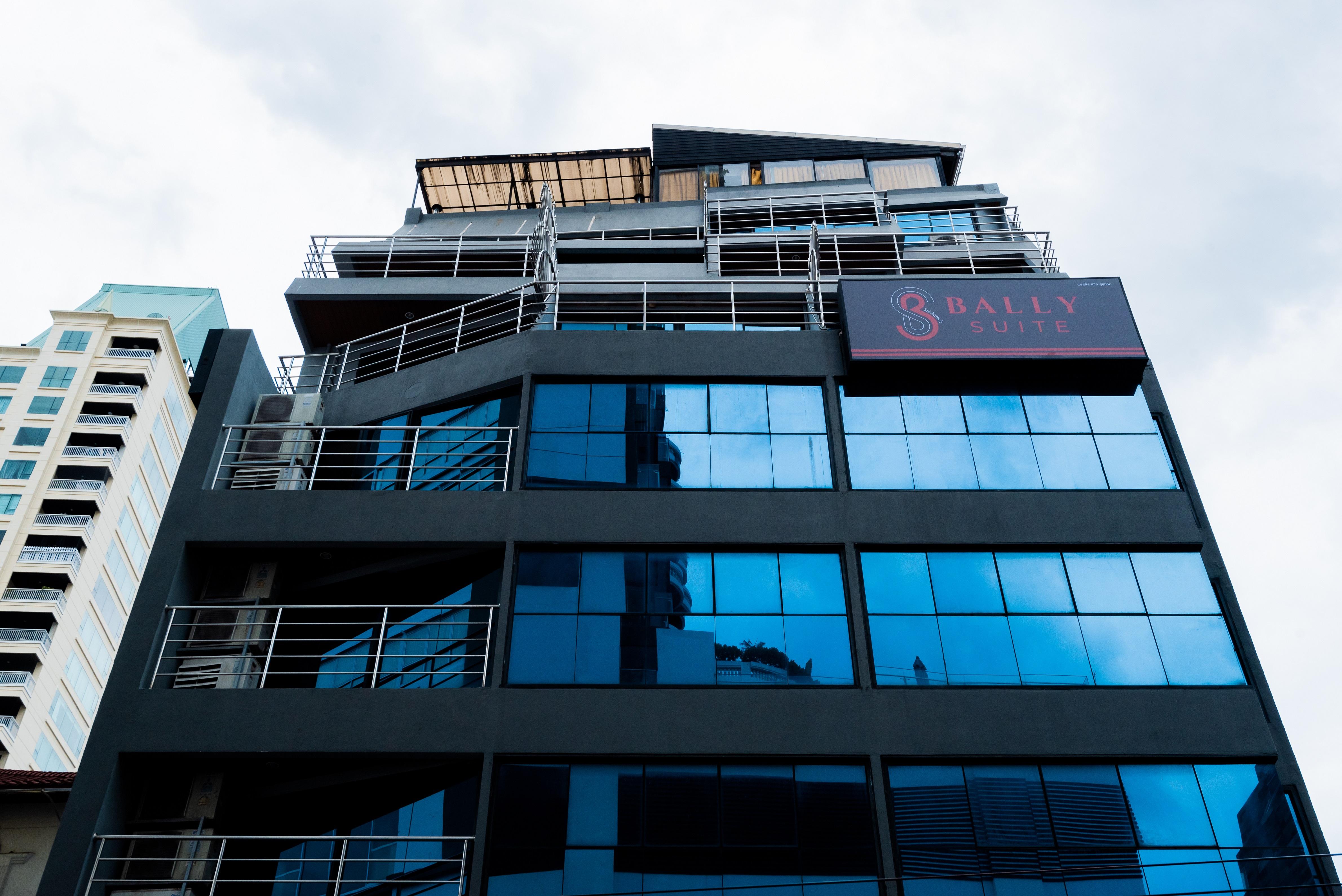 Bally Suite Sukhumvit Bangkok Bagian luar foto
