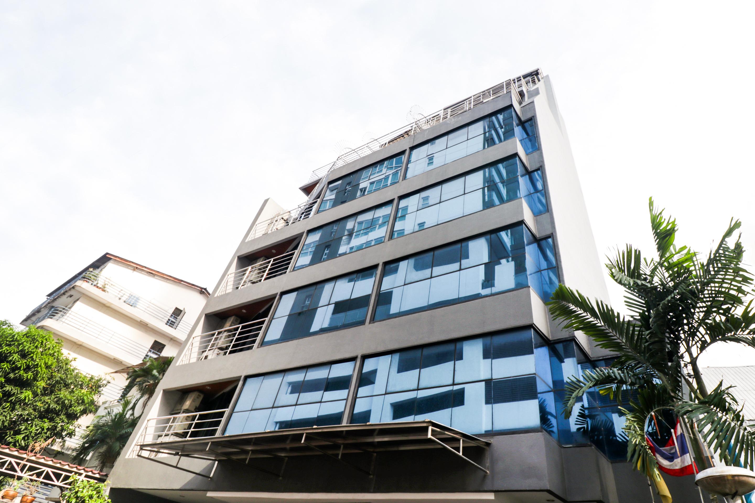 Bally Suite Sukhumvit Bangkok Bagian luar foto