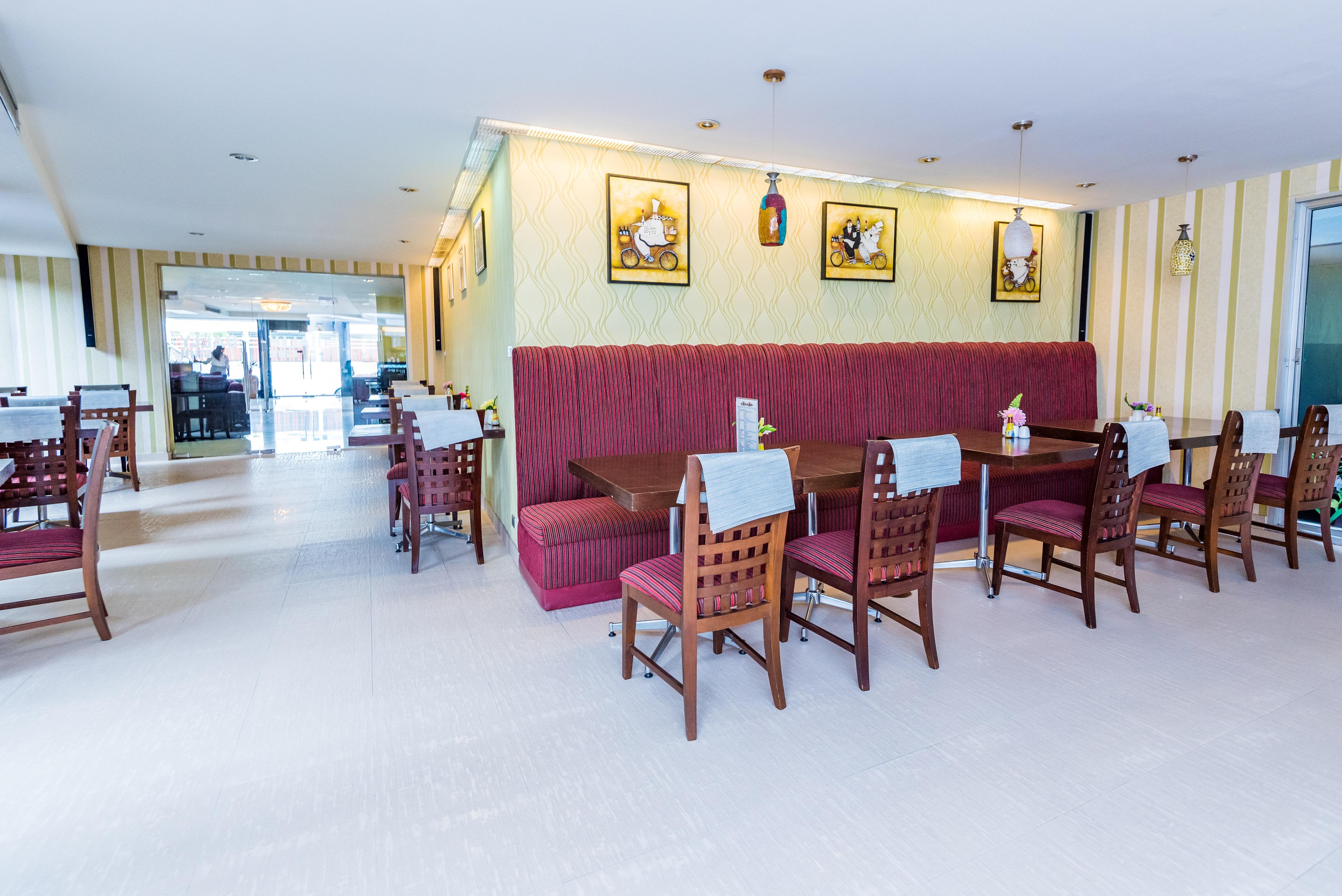 Bally Suite Sukhumvit Bangkok Bagian luar foto