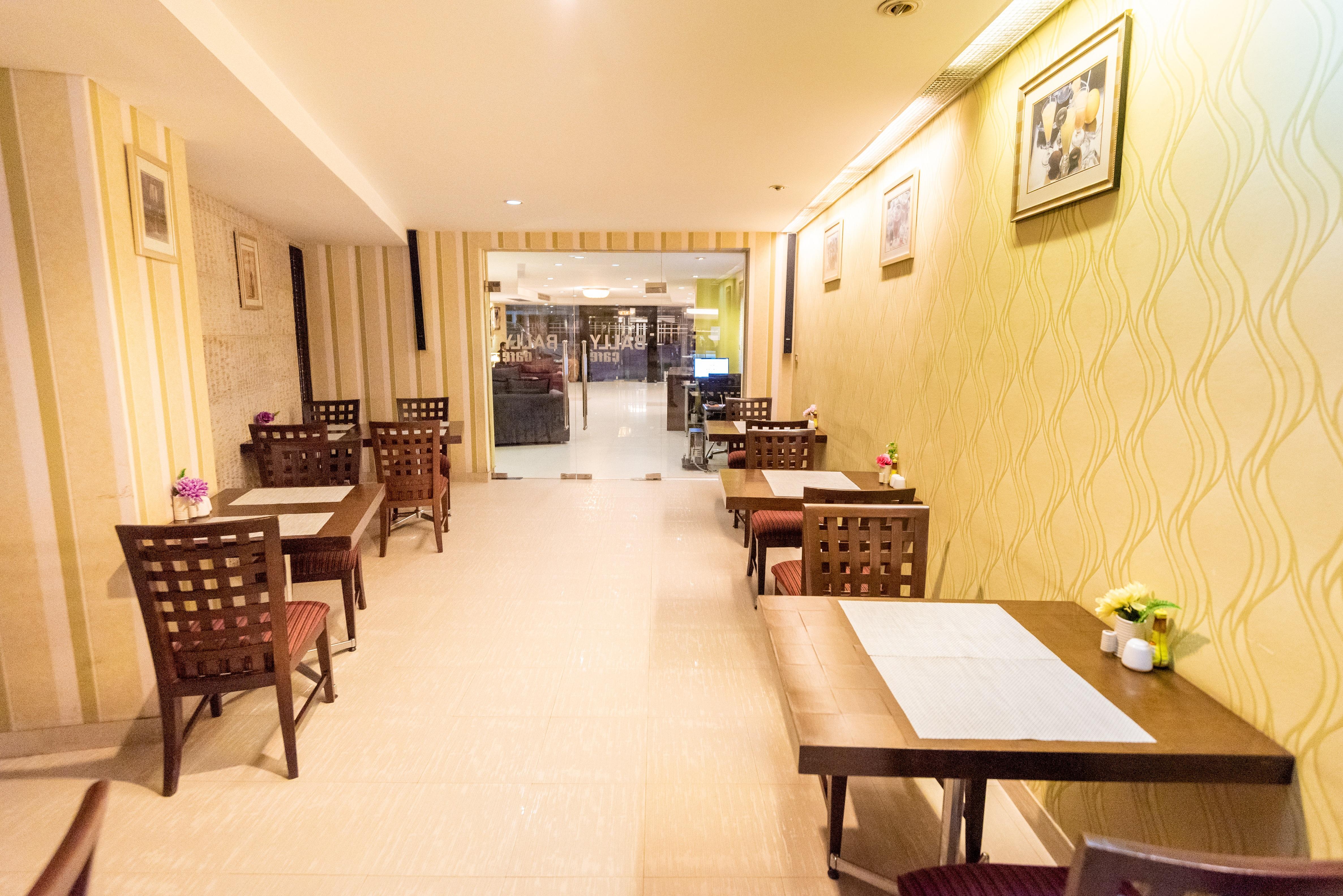 Bally Suite Sukhumvit Bangkok Bagian luar foto