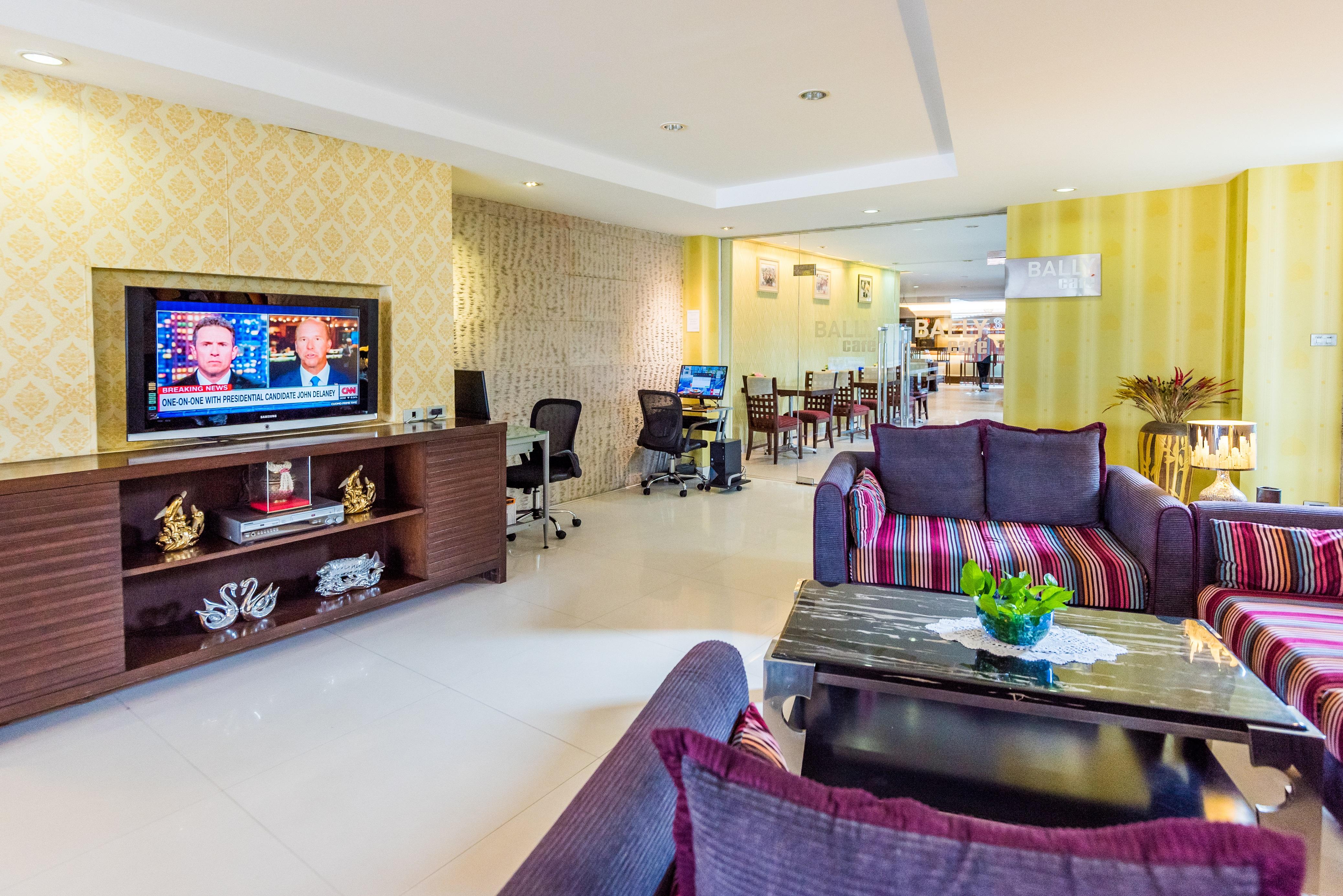 Bally Suite Sukhumvit Bangkok Bagian luar foto
