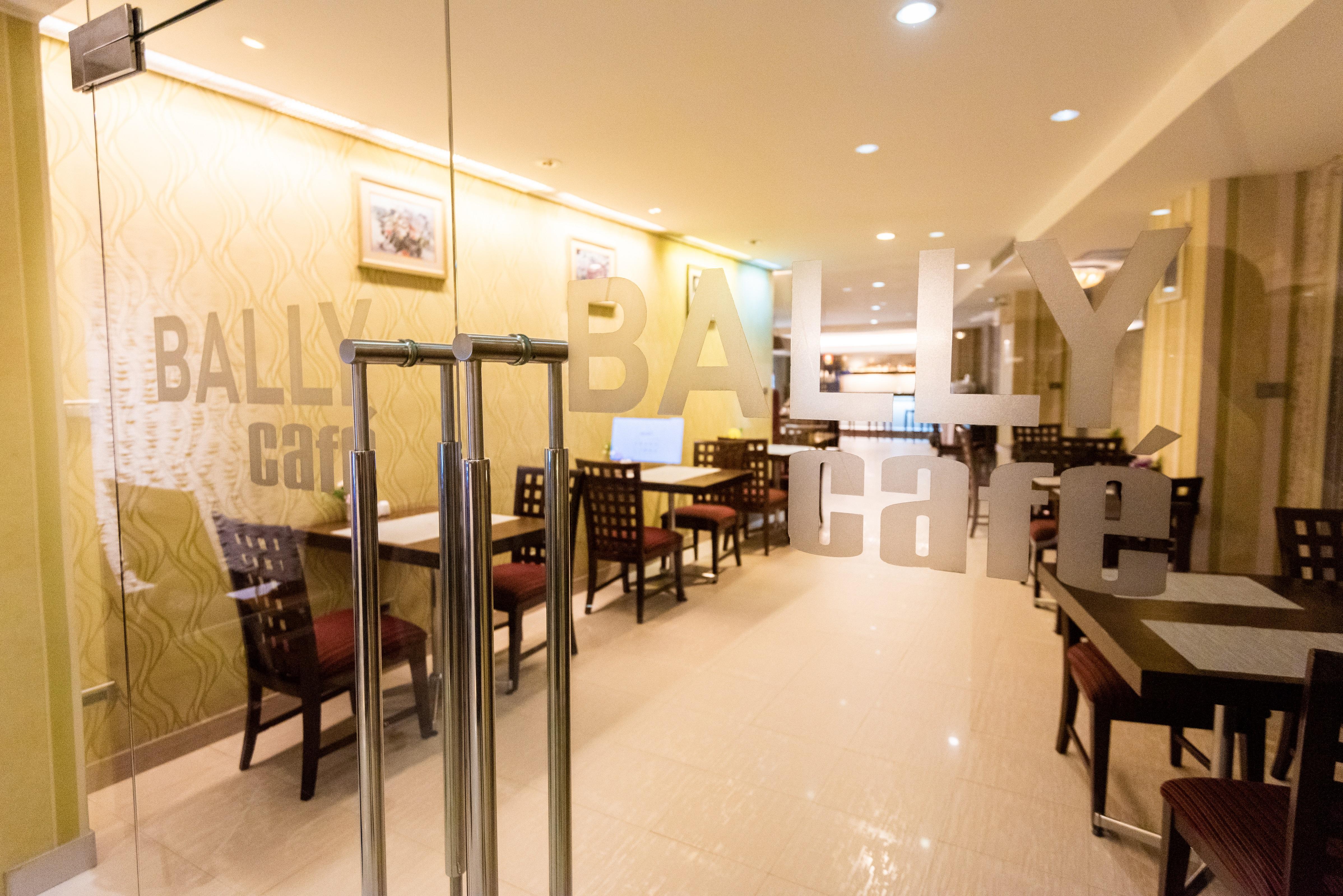 Bally Suite Sukhumvit Bangkok Bagian luar foto