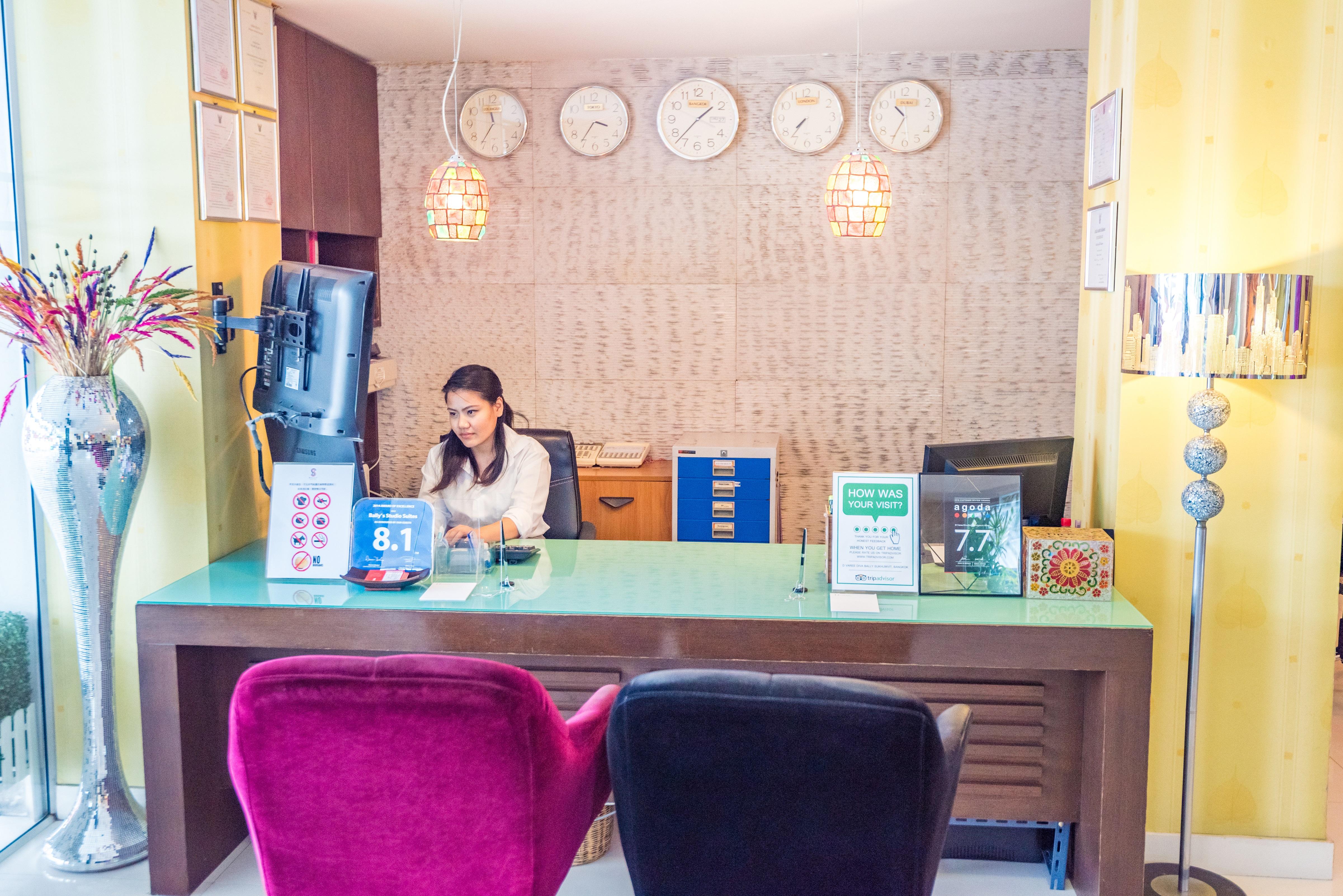 Bally Suite Sukhumvit Bangkok Bagian luar foto