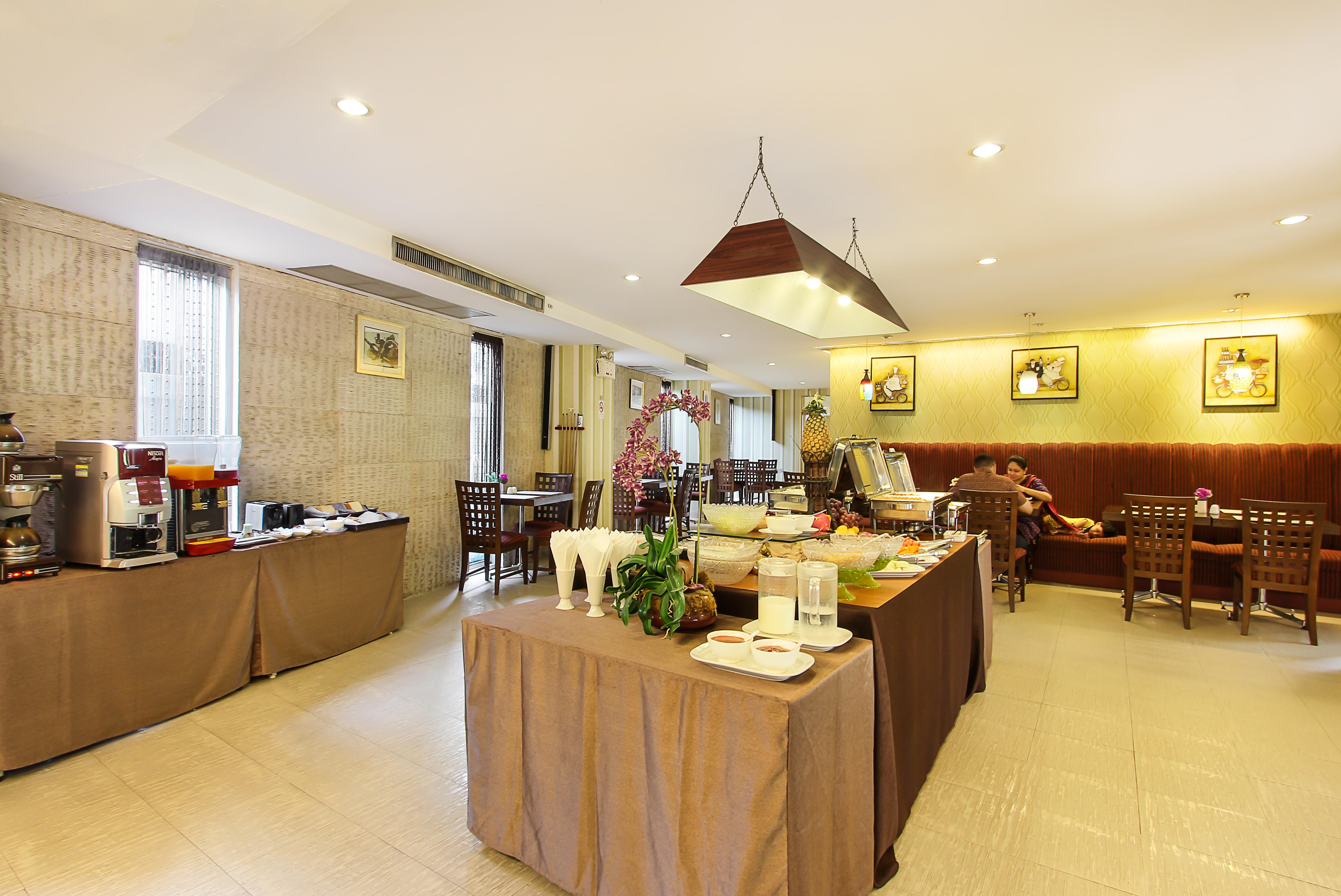 Bally Suite Sukhumvit Bangkok Bagian luar foto