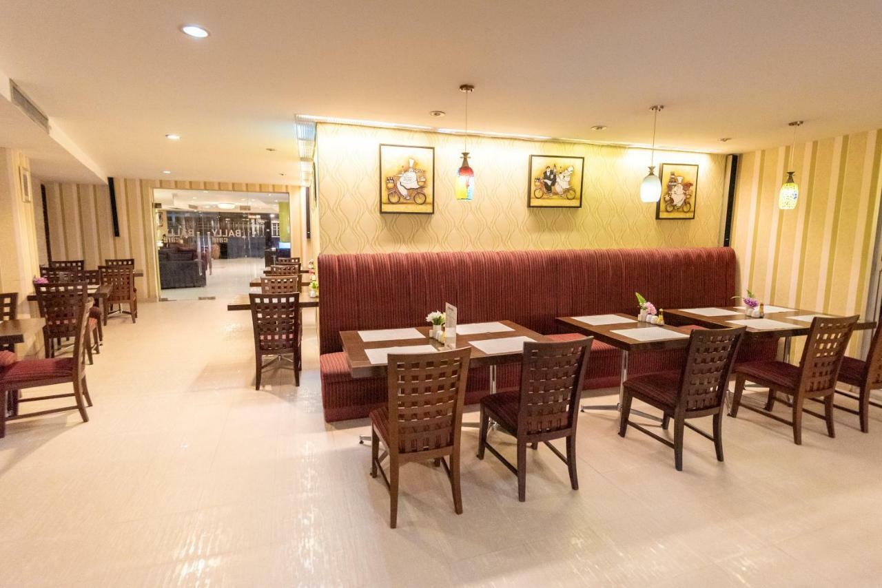 Bally Suite Sukhumvit Bangkok Bagian luar foto