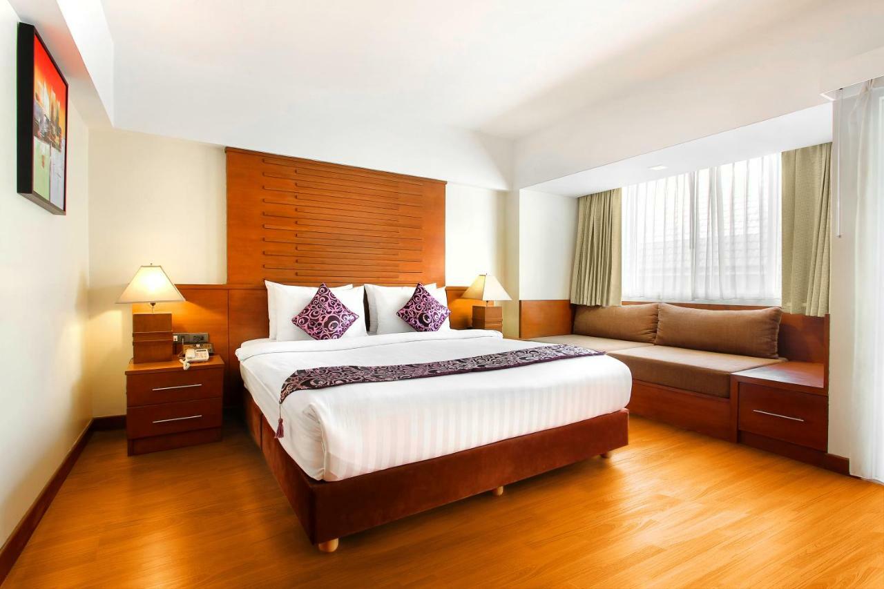 Bally Suite Sukhumvit Bangkok Bagian luar foto