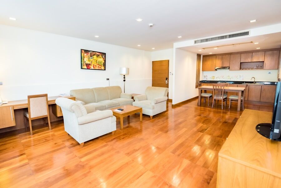 Bally Suite Sukhumvit Bangkok Bagian luar foto